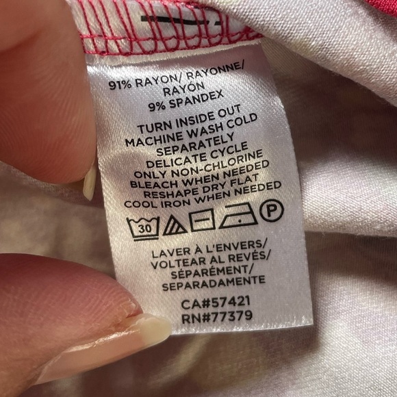 Ann Taylor Floral Top with flared short sleeves sz S - Picture 5 of 5